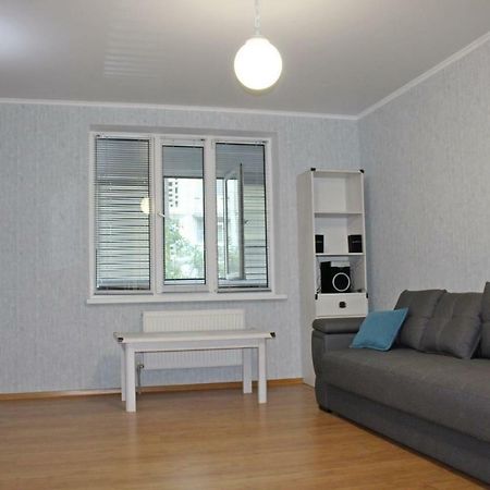 Large 2-Bedroom Apartament In The Center Chişinău Esterno foto