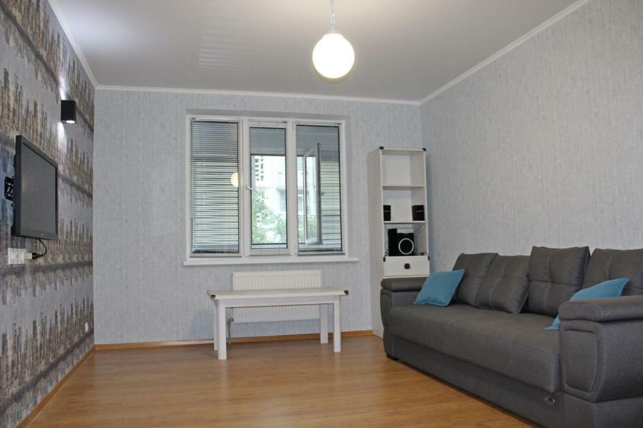 Large 2-Bedroom Apartament In The Center Chişinău Esterno foto