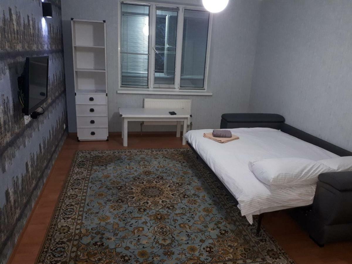 Large 2-Bedroom Apartament In The Center Chişinău Esterno foto