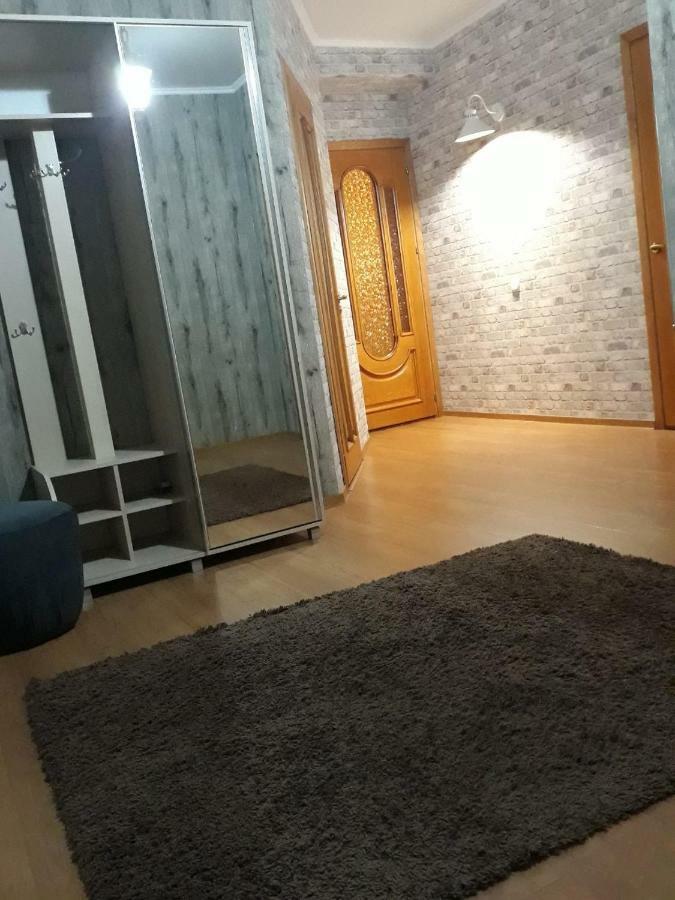 Large 2-Bedroom Apartament In The Center Chişinău Esterno foto