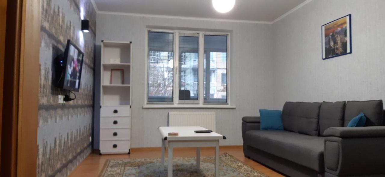 Large 2-Bedroom Apartament In The Center Chişinău Esterno foto